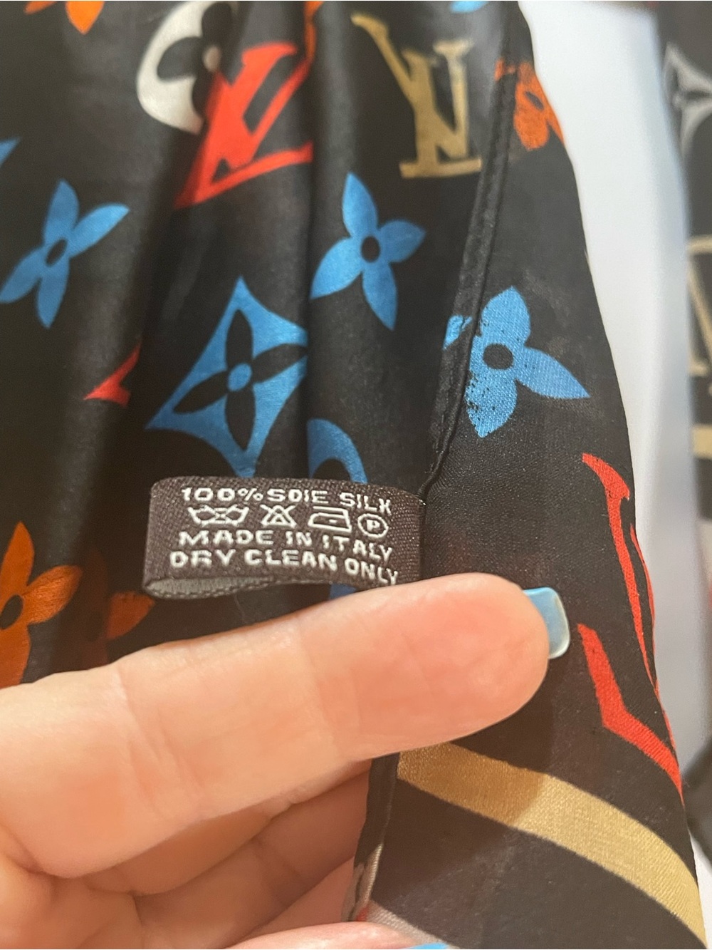 Louis Vuitton Black Silk Scarf with Multicolor Monogram Logo Italy - Picture 4 of 8